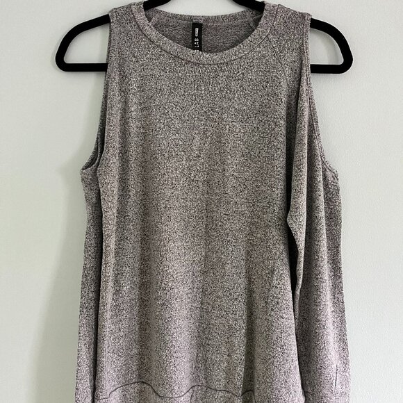 Lord & Taylor's Design Lab Women's Grey Cold Shoulder Long Sleeve Top - Picture 1 of 4